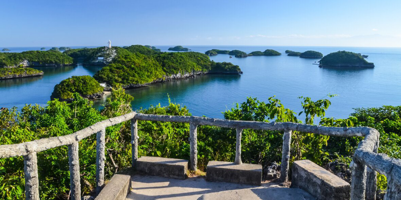 Die Philippinen - im Bild die Hundred Islands in Alaminos (Provinz Pangasinan) - laden ab sofort wieder Touristen ein. Bild: AdobeStock